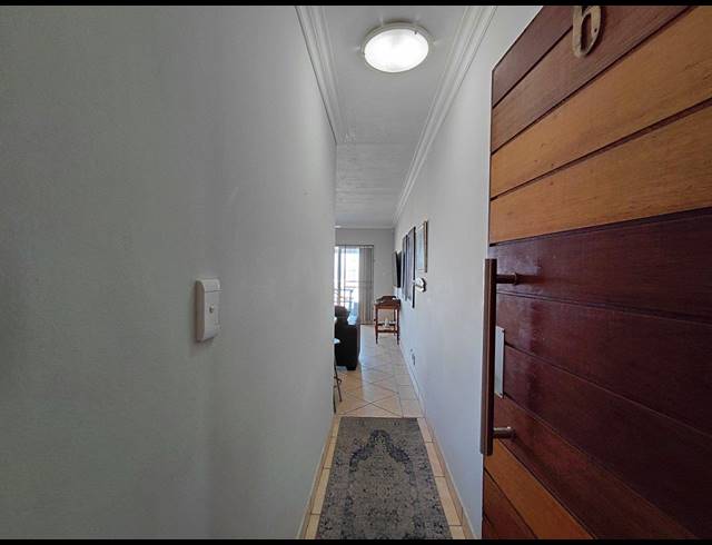 2 BEDROOM APARTMENT FOR SALE IN JEFFREYS BAY CENTRAL